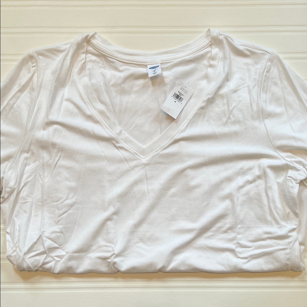 Old Navy White V-Neck Short Sleeve Tee